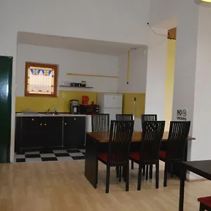  Hostel 66